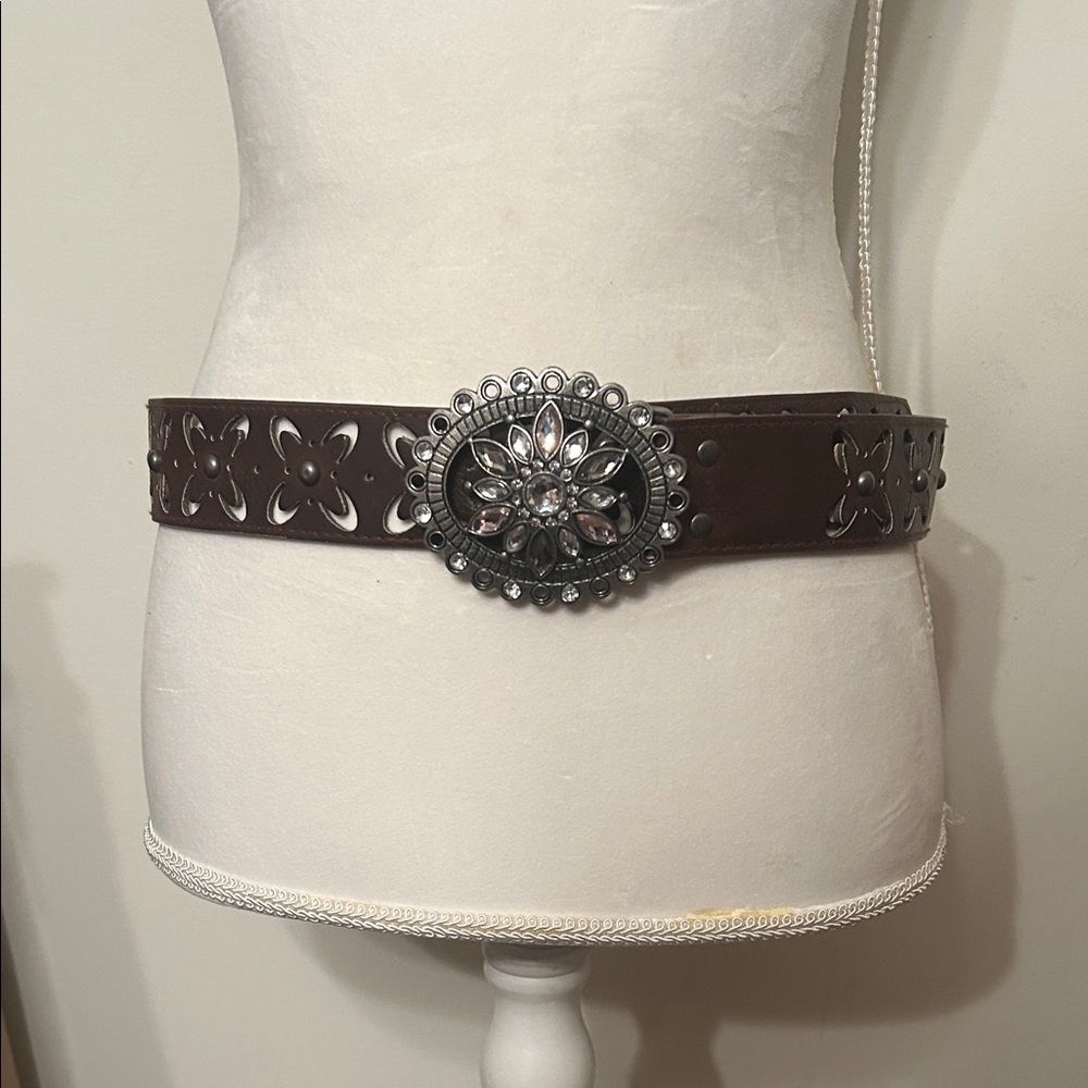 Brown Leather Western Belt with Rhinestone Floral Buckle – Boho Cowgirl Style - Picture 2 of 12